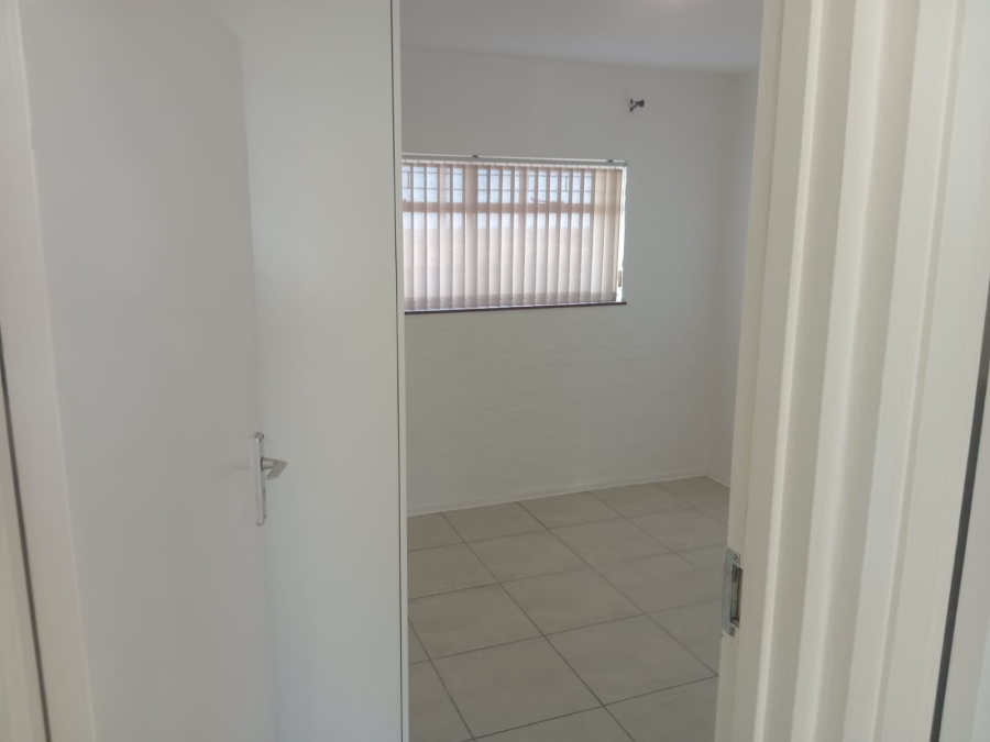 To Let 2 Bedroom Property for Rent in Humewood Eastern Cape